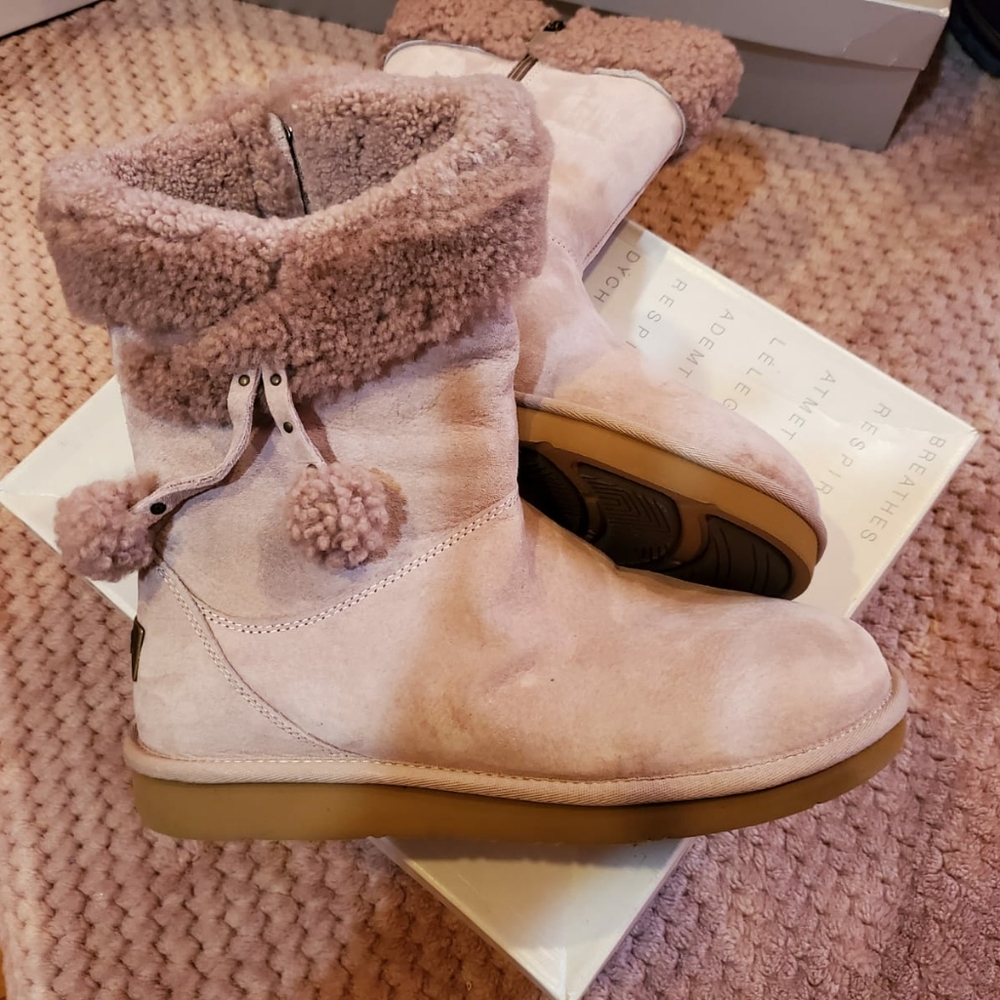 UGG size 9 Pink